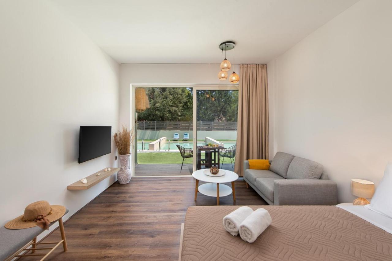 Theros Suites CCharaki Exterior foto